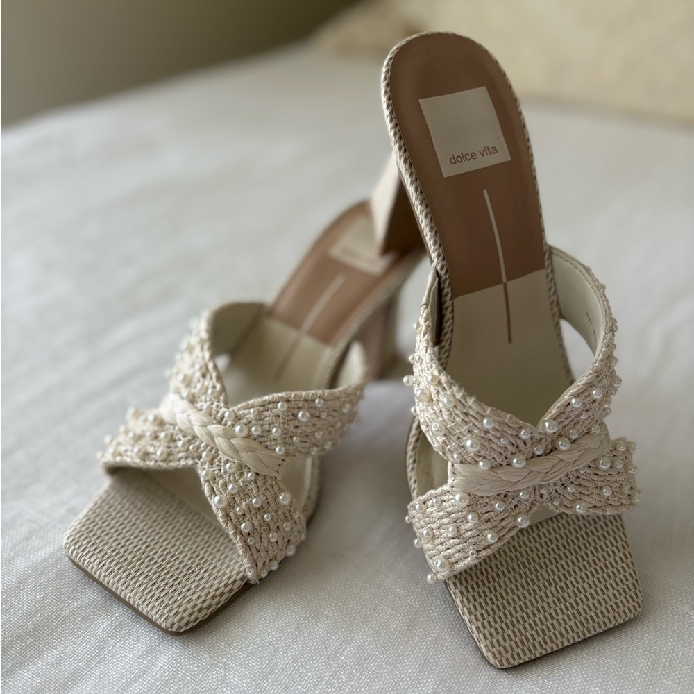Dolce Vita Women's Beige Pearl Mule Heels